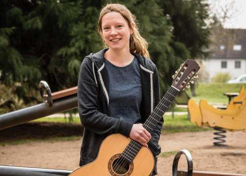 Lehrkraft für Gitarre und EMP: Pia Betzer