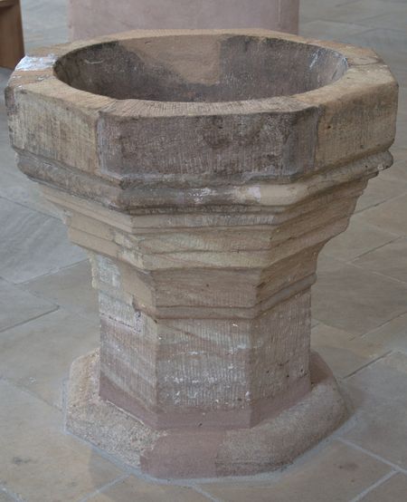 Taufstein in der Stadtkirche