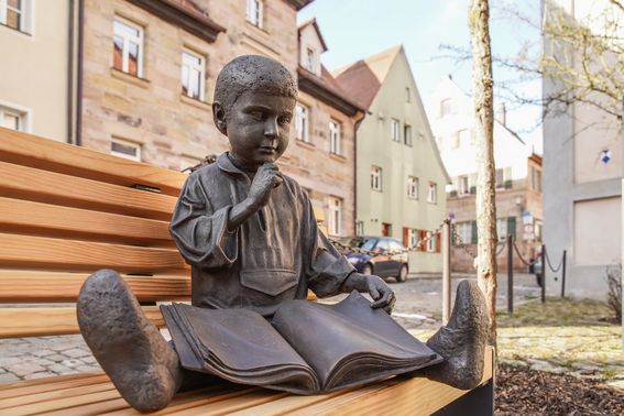 Die Bronzeplastik von Jean-Philippe Baratier