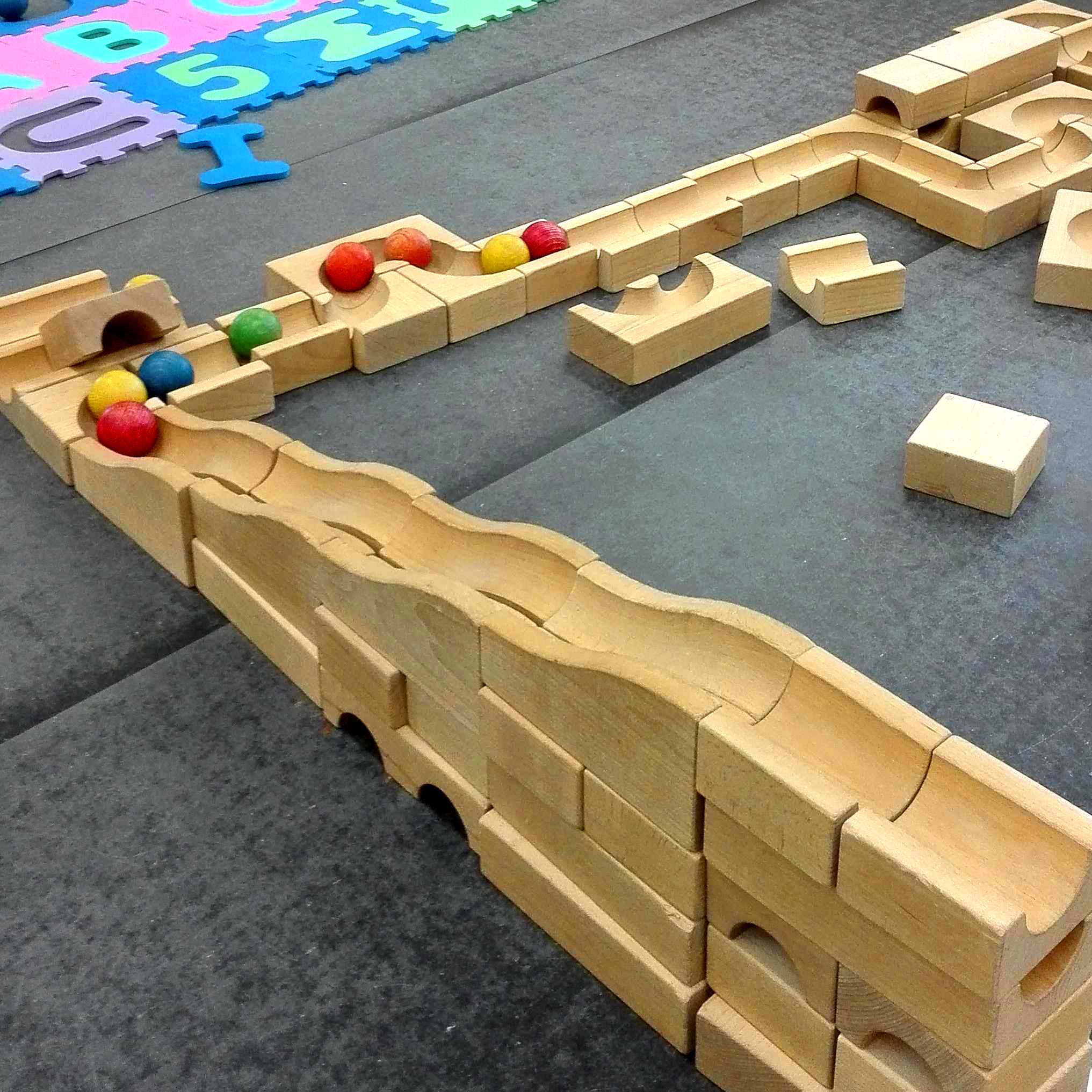 Kugelbahn quadratisch