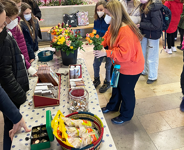 Sogar während der Coronazeit haben sich die Schülerinnen und Schüler für den Fairen Handel engagiert.