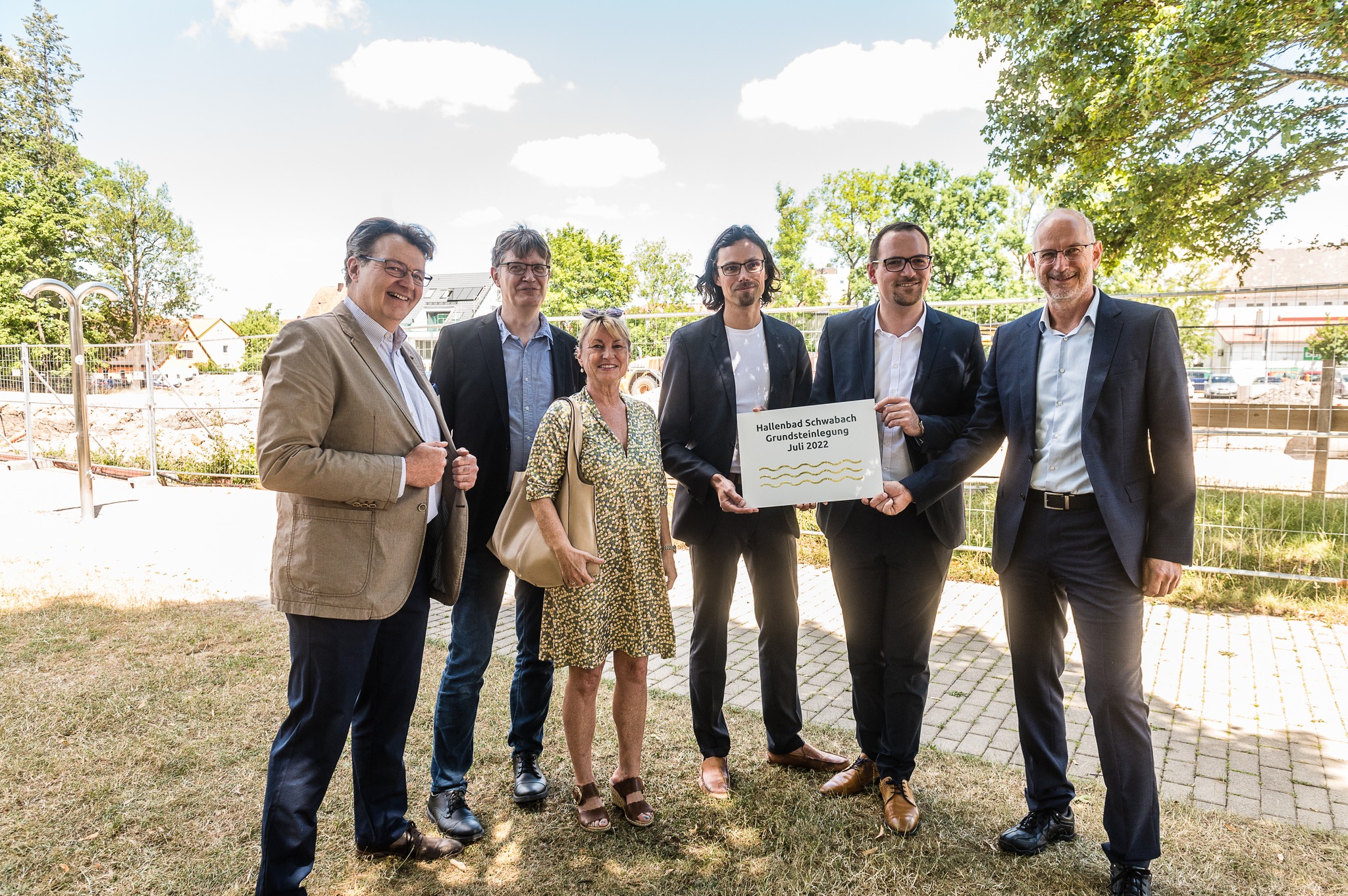 von links: MdB Michael Frieser, MdB Sascha Müller, MdL Sabine Weigand, Martin Reimer (Geschäftsführer 4a Architekten Stuttgart), Oberbürgermeister Peter Reiß, Winfried Klinger (Geschäftsführer Stadtwerke Schwabach)