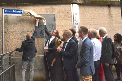 Enthüllung des Schildes des Hirsch-Fränkel-Wegs