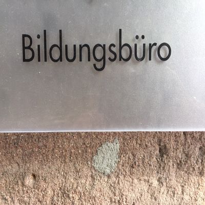 Foto Schild Bildungsbüro