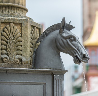 Pferdebrunnen