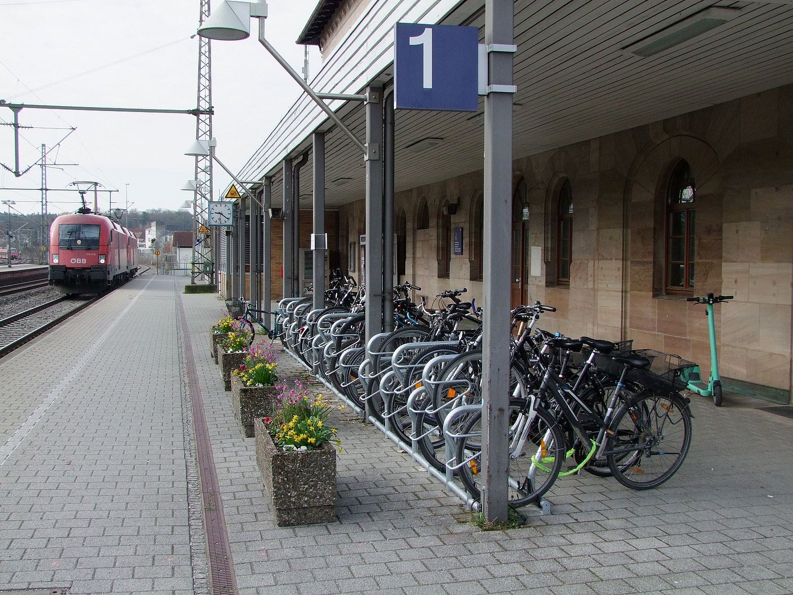 Logo des Bundesministeriums für Wirt und Klimaschutz und Nationale Klimaschutzinitiative
